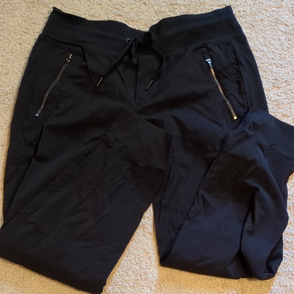 Athleta Women's Black Trekkie North Jogger with Zipper Pockets